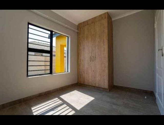 2 BEDROOM HOUSE FOR SALE IN PROTEA GLEN EXT